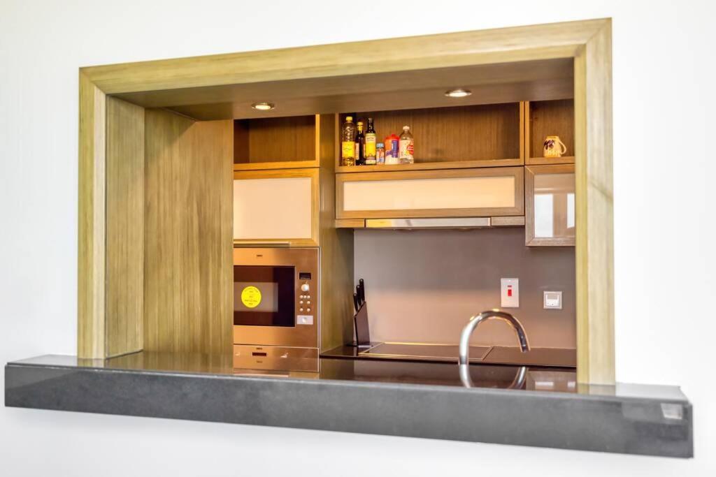 Xanadubai Loft Tower - Your Home Away From Home In Downtown Dubai! Екстериор снимка